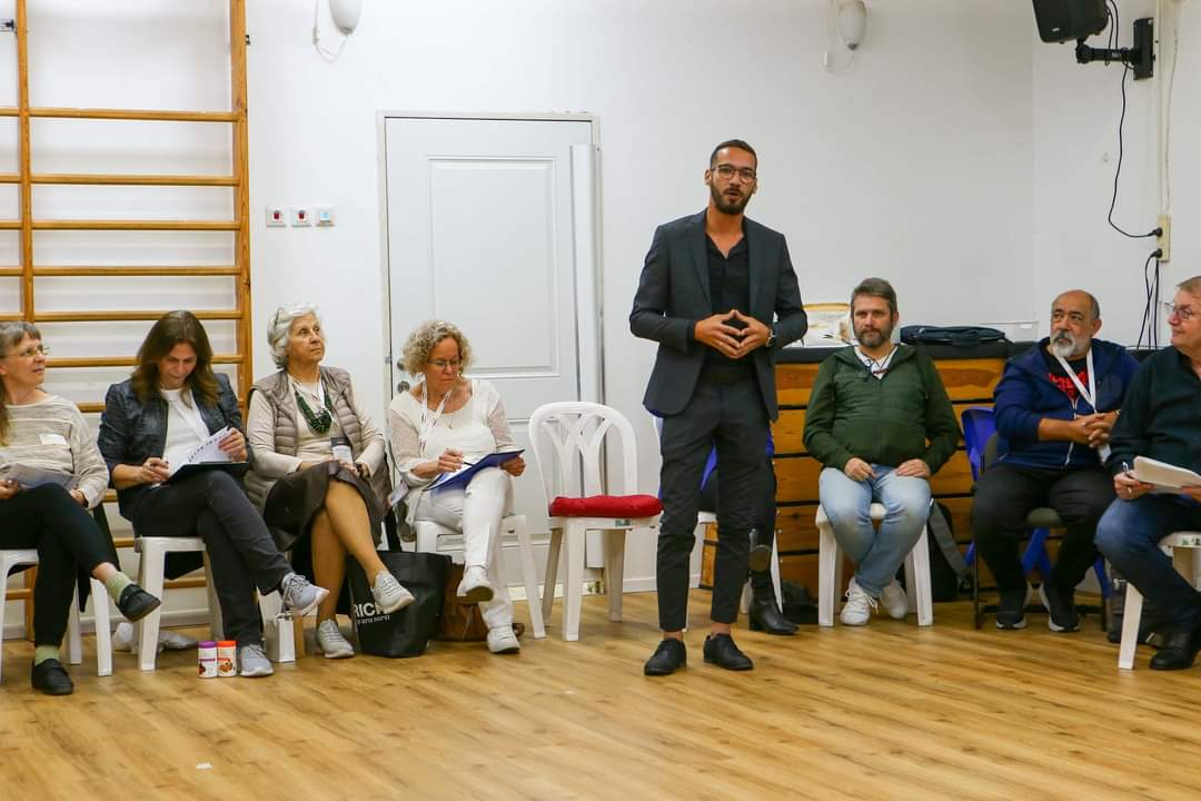 הדרכת מכירות לעובדי ארגון בהנחיית רועי נחום